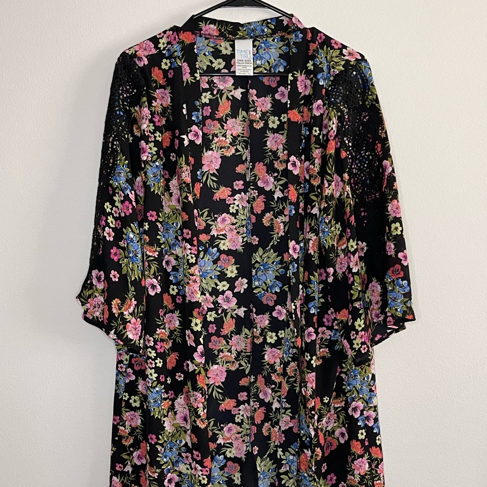 Floral Kimono by Flying Tomato - Black